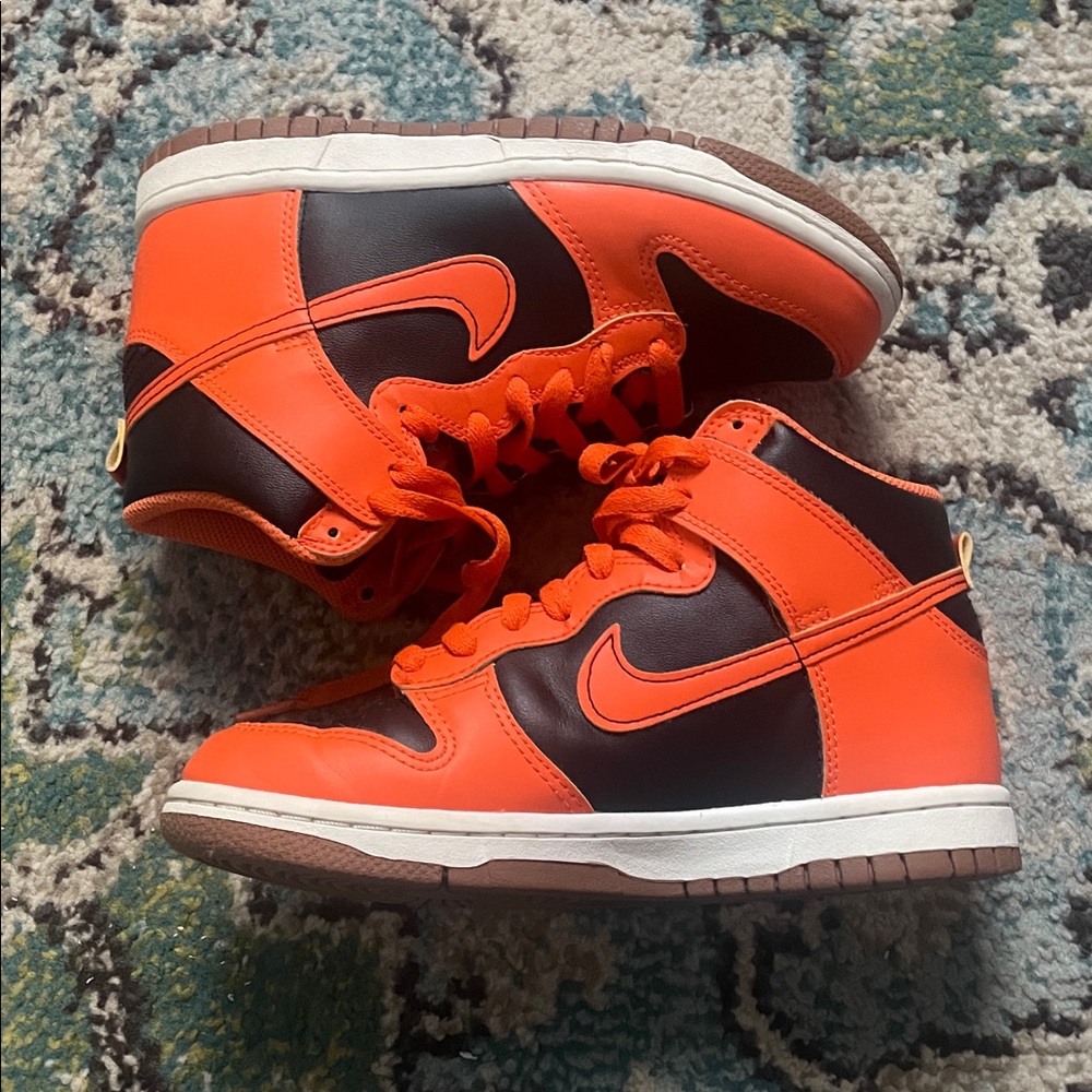 Nike Bright Orange and Black Sneakers Mamas!